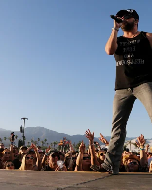 Live concert by Amanda Pascali