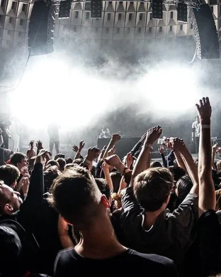 Live concert by Drama