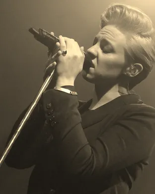La Roux