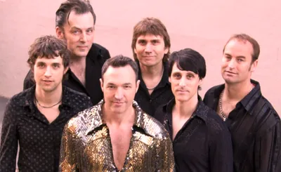 Super Diamond - The Neil Diamond Tribute